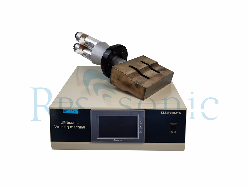 Transdutor de soldagem ultrassônica de 20 Khz 3200 W para vedação e corte não tecido de alta velocidade
